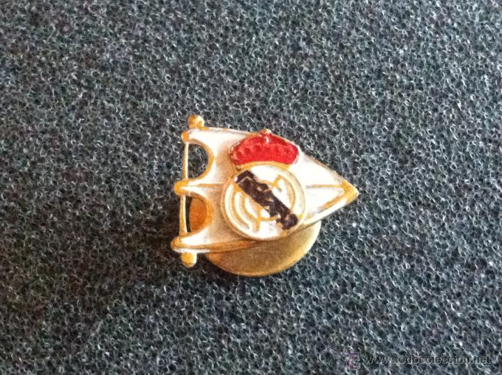 Sammelleidenschaft Sport: PIN ANTIGUO ESCUDO EQUIPO FUTBOL REAL MADRID (SOLAPA O OJAL A&Ntilde;OS 40/60)