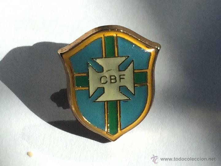 Sammelleidenschaft Sport: PIN EQUIPO DE FUTBOL FEDERACION BRASILE&Ntilde;A DE FUTBOL
