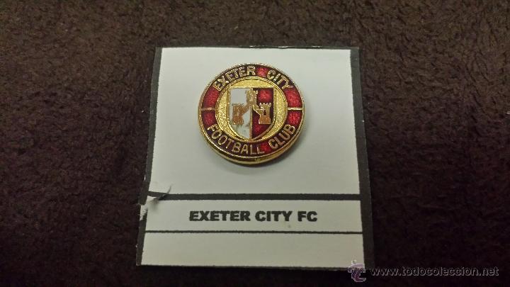 Collezionismo sportivo: PIN EQUIPO FUTBOL INGL&Eacute;S EXETER CITY FC ( INSIGNIA ESMALTADA CAPADA ESTA PEGADO EN LAMINA)