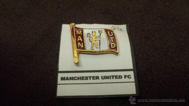 Collezionismo sportivo: PIN EQUIPO FUTBOL INGL&Eacute;S MANCHESTER UNITED FC ( INSIGNIA COFFER A&Ntilde;OS 70  CAPADA PEGADO EN LAMINA)