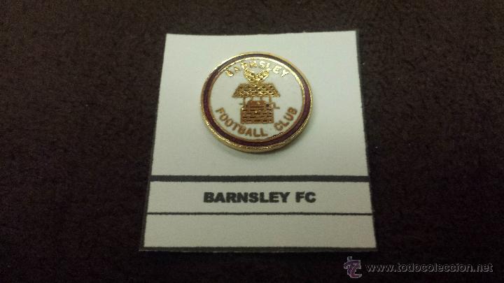 Collezionismo sportivo: PIN EQUIPO FUTBOL INGL&Eacute;S BARNSLEY FC (RARA INSIGNIA ESMALTADA PEGADA EN LAMINA)