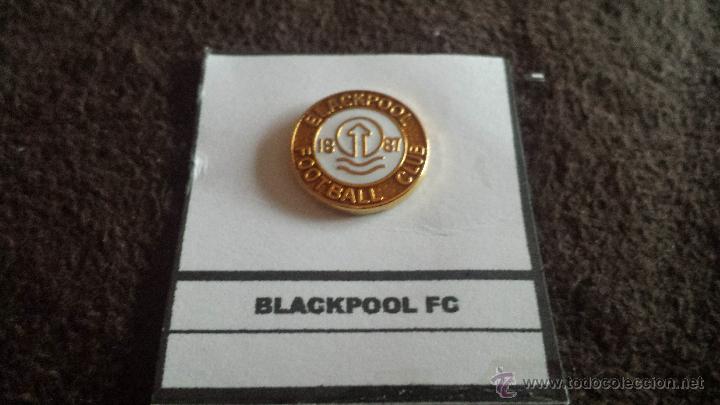 Collezionismo sportivo: PIN EQUIPO FUTBOL INGL&Eacute;S BLACKPOOL  FC (RARA INSIGNIA ESMALTADA PEGADA EN LAMINA)