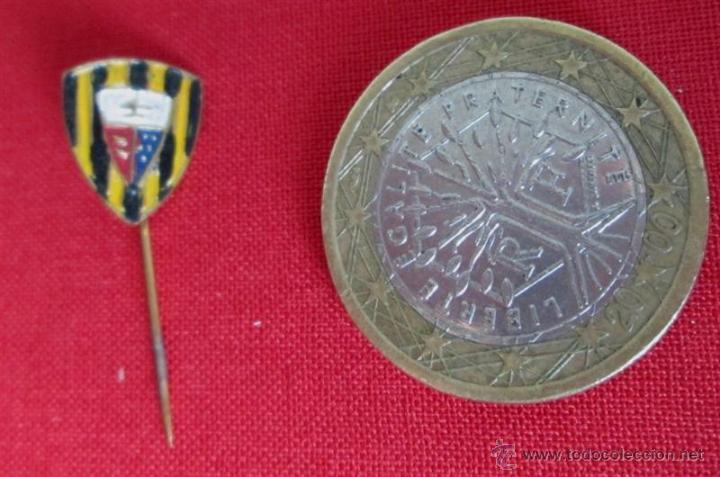 Sammelleidenschaft Sport: Insignia alfiler de Solapa - Baracaldo futbol club (Vizcaya) -  A&ntilde;os 40.