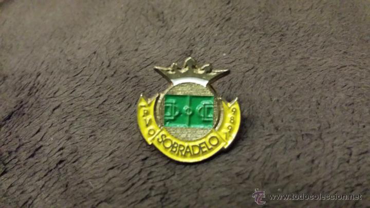 Collezionismo sportivo: PIN ESCUDO EQUIPO FUTBOL POLIDEPORTIVO SOBRADELO (CLUB DE PONTEVEDRA GALICIA )