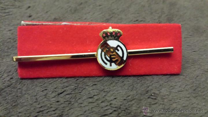 Collezionismo sportivo: PISACORBATAS PASADOR CORBATA EQUIPO FUTBOL REAL MADRID ( TIPO PIN INSIGNIA ESMALTADA DE CALIDAD )