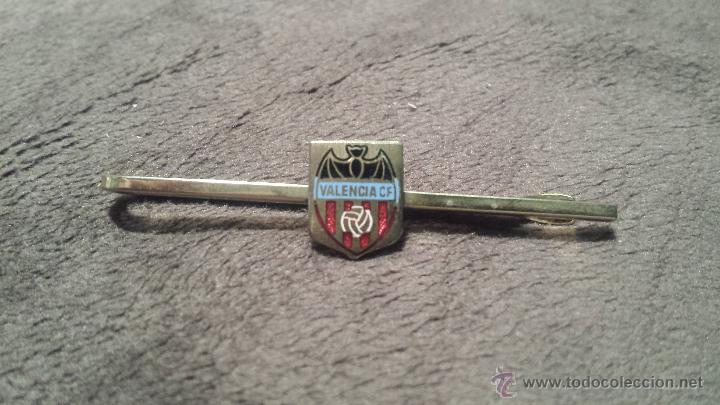 Coleccionismo deportivo: PISACORBATAS PASADOR CORBATA EQUIPO FUTBOL CLUB VALENCIA (ESCUDO TIPO PIN INSIGNIA ESMALTADA )