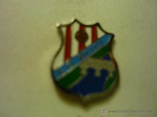 Sammelleidenschaft Sport: PIN FUTBOL BESOS CD FED CATALANA --LLESUY