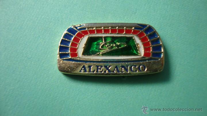 Coleccionismo deportivo: Pin's del F.C.Barcelona con el nombre de Alexanco