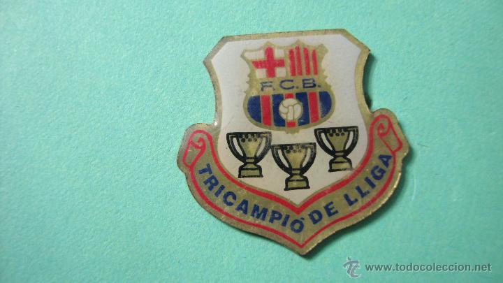 Coleccionismo deportivo: Pin's del F.C.Barcelona Tricampio de LLiga