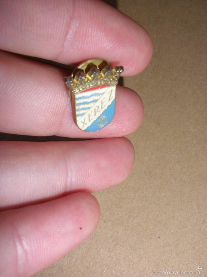 Colecionismo desportivo: PIN DE FUTBOL ESCUDO XEREZ JEREZ