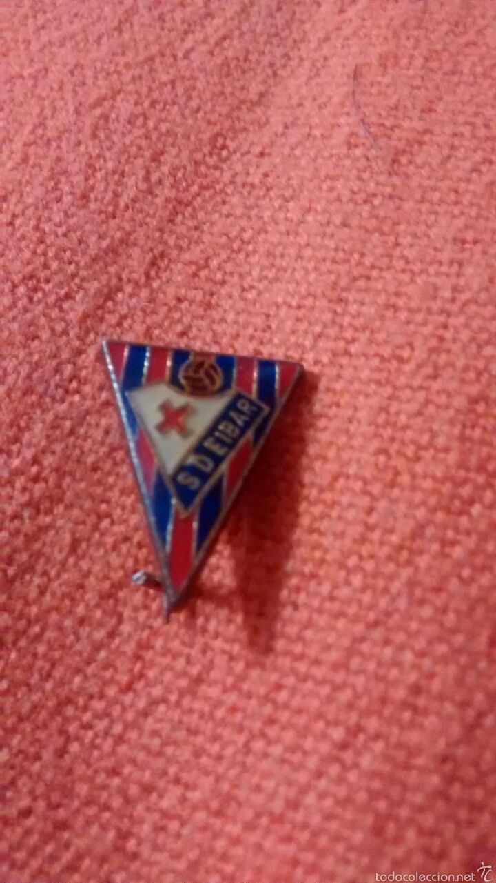 Coleccionismo deportivo: pin pins s.d. Eibar - Foto 1