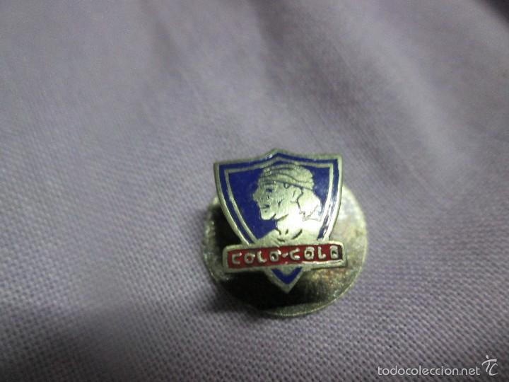 insignia/pin del equipo de fútbol conil cf (cád - Buy Football pins on  todocoleccion