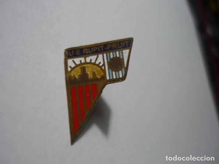 Collectionnisme sportif: pin futbol fed.catalana ue rupit pruit
