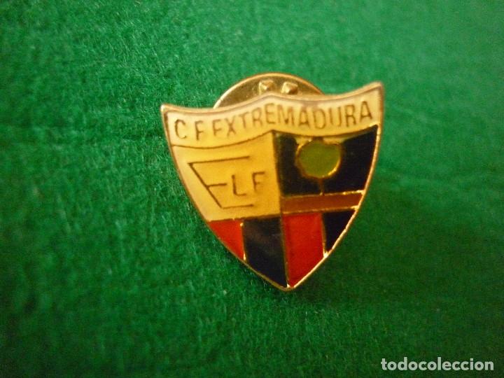 Sammelleidenschaft Sport: PIN DEL ANTIGUO CLUB DE FUTBOL EXTREMADURA