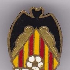 Coleccionismo deportivo: ANTIGUO PIN DE AGUJA DEL CLUB DEPORTIVO LEONES (FUTBOL-FOOTBALL)