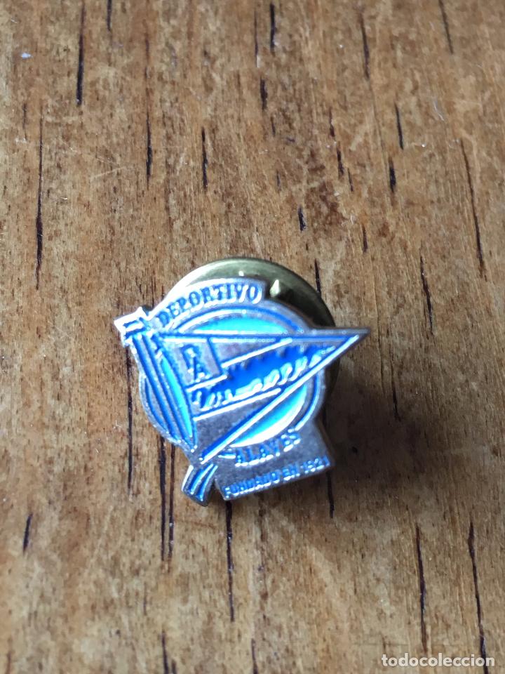 Coleccionismo deportivo: PIN INSIGNIA FUTBOL ALAVES