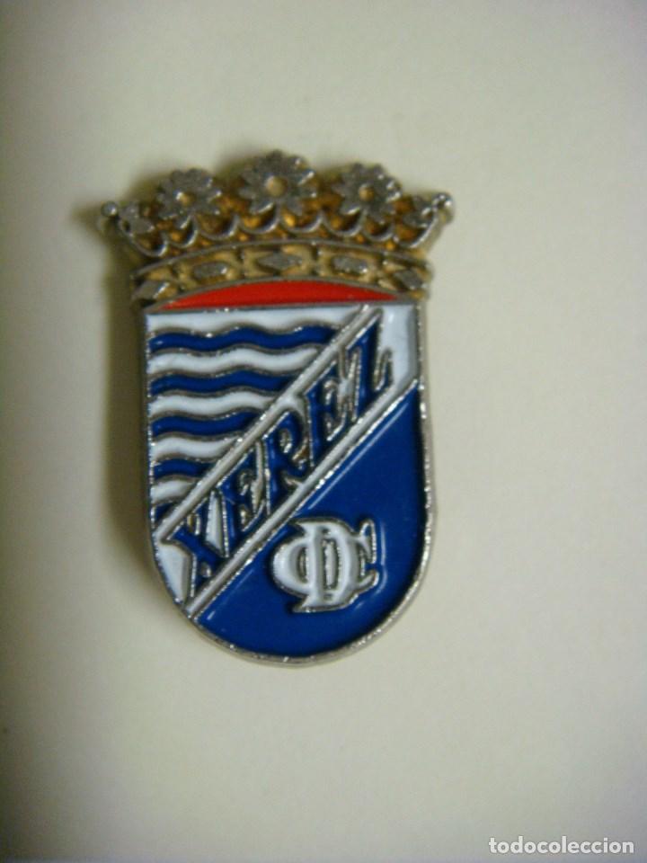 Coleccionismo deportivo: PINS DEL XEREZ C.F