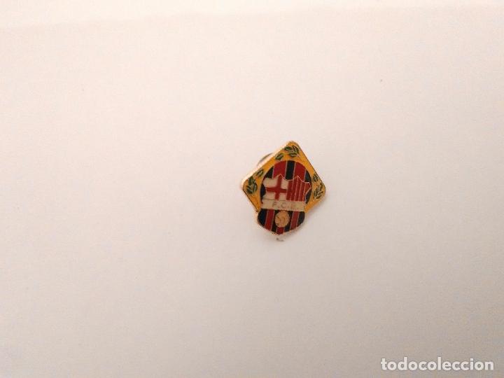 Collezionismo sportivo: Los pins del Bar&ccedil;a - pin f.c. barcelona a&ntilde;os 90 (escudo del Bar&ccedil;a)
