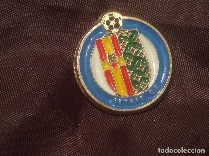 Colecionismo desportivo: Pin Sin Aguja Getafe C.F.