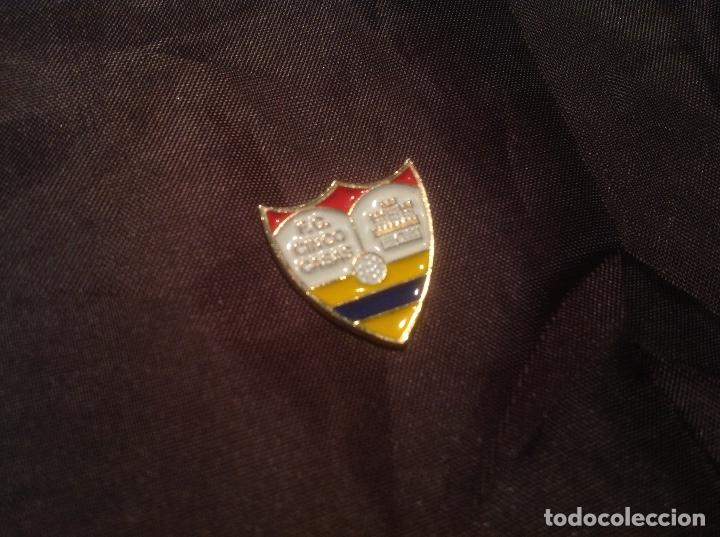 Colecionismo desportivo: Pin Sin Aguja F.C. Cinco Casas