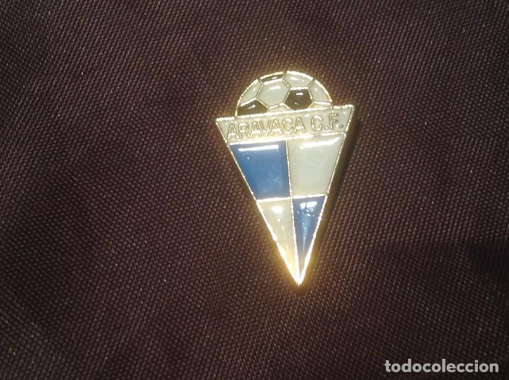Colecionismo desportivo: Pin Sin Aguja C.F. Aravaca