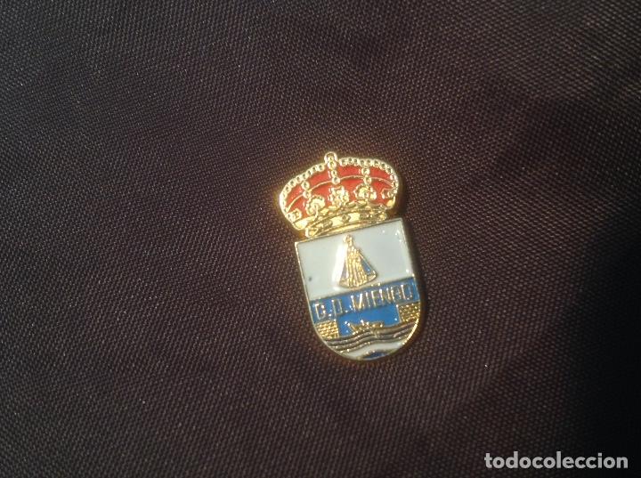 Collectionnisme sportif: Pin Sin Aguja C.D. Miengo