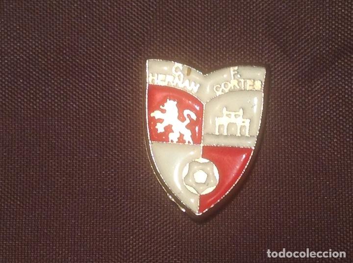 Colecionismo desportivo: Pin Sin Aguja CF Hern&aacute;n Cort&eacute;s