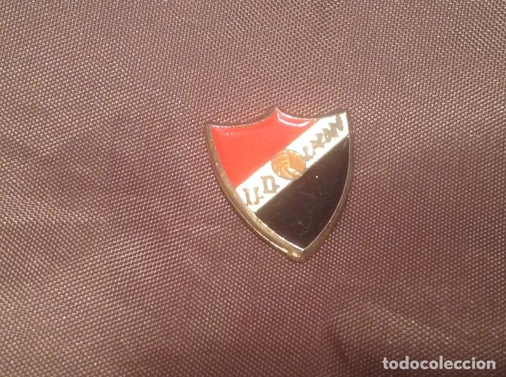 Colecionismo desportivo: Pin Sin Aguja UD San Pedro de Alcantara M&aacute;laga