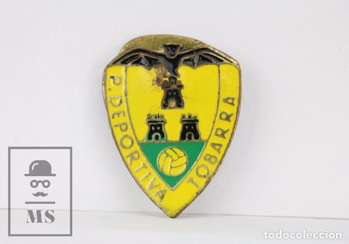 Sammelleidenschaft Sport: Insignia de Solapa / Ojal - P. Deportiva Tobarra, Albacete - F&uacute;tbol - Medidas 15 x 18 mm