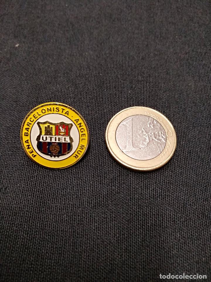 Sports collectibles: PIN INSIGNIA - PE&Ntilde;A F.C. BARCELONA - PE&Ntilde;A BARCELONISTA ANGEL MUR - UTIEL