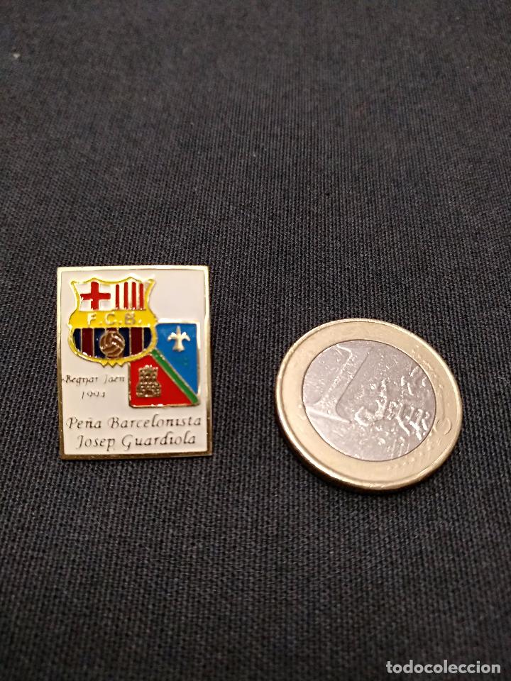 Sports collectibles: PIN INSIGNIA - PE&Ntilde;A F.C. BARCELONA - PE&Ntilde;A BARCELONISTA JOSEP GUARDIOLA