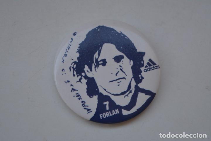 Coleccionismo deportivo: CHAPA CON IMPERDIBLE FORL&Aacute;N (ADIDAS)