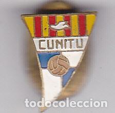 Coleccionismo deportivo: INSIGNIA DE SOLAPA FUTBOL CUNITU - Foto 1