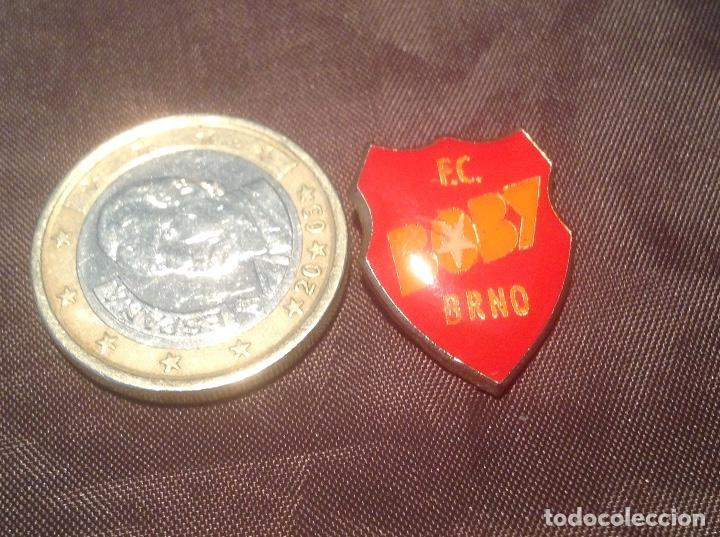 Collectionnisme sportif: Pin Sin Aguja FC Boby B R N O futbol extranjero