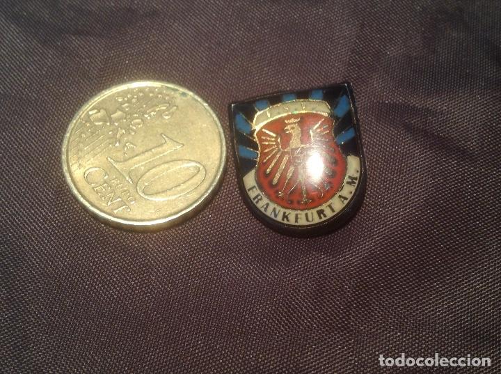 Collectionnisme sportif: Pin Sin Aguja Frankfurt A. M.