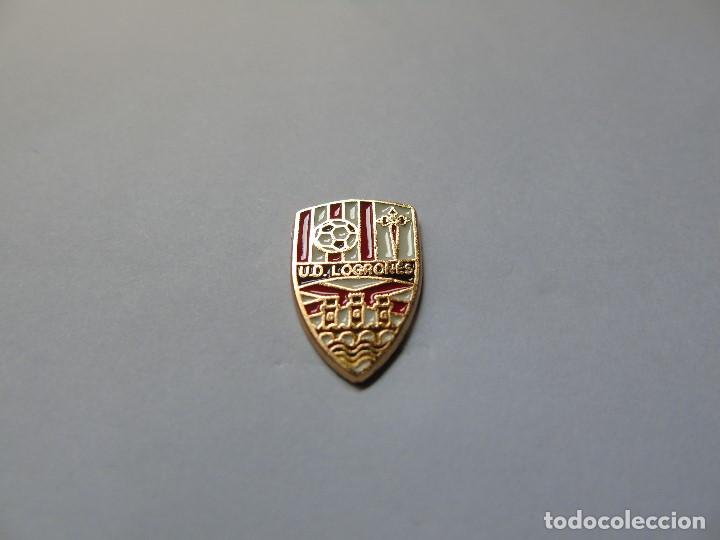 Coleccionismo deportivo: FUTBOL- PIN DE LA UNION DEPORTIVA LOGRO&Ntilde;ES - Foto 1