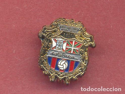 Coleccionismo deportivo: f.c.barcelona, pin peña barcelonista de vitoria-gasteiz, ver fotos - Foto 1 - 122137571