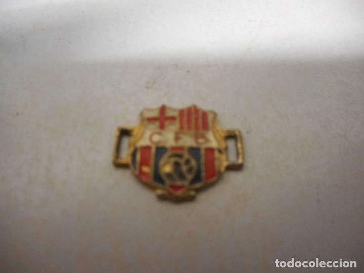 curioso tipo pin c f barcelona futbol - Buy Football pins on