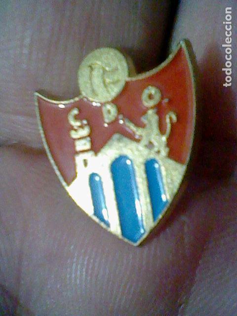 Collezionismo sportivo: ORENSE OURENSE C.D.O. CLUB FUTBOL PIN POR DETERMINAR PINTURA LACADA PINCHO CORTO LEER