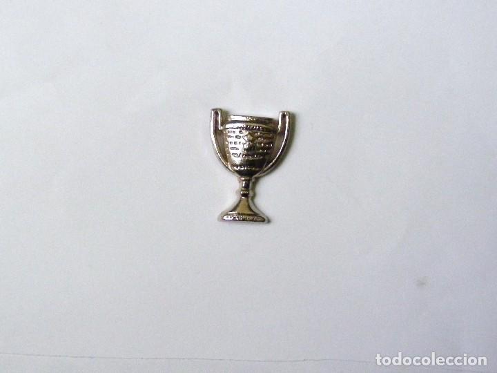 Coleccionismo deportivo: PIN COPA - Foto 1
