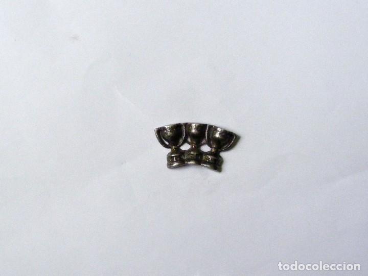 Collectionnisme sportif: PIN tres copes