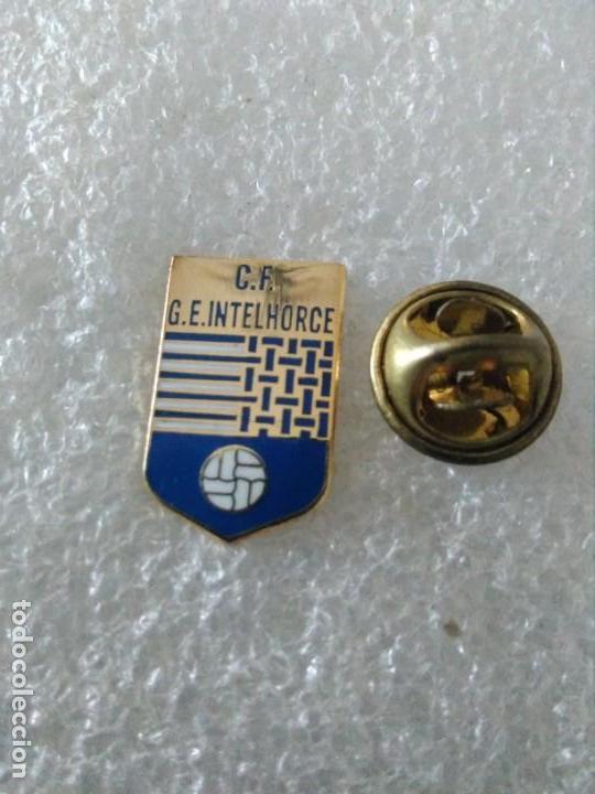Sammelleidenschaft Sport: Pins f&uacute;tbol CF INTELHORCE