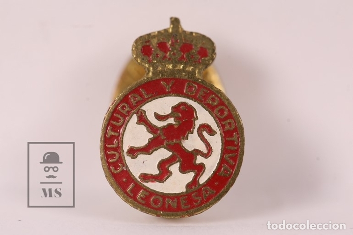 Sammelleidenschaft Sport: Antigua Insignia De Solapa de F&uacute;tbol - Cultural y Deportiva Leonesa - Medidas 1,5 cm (di&aacute;metro)