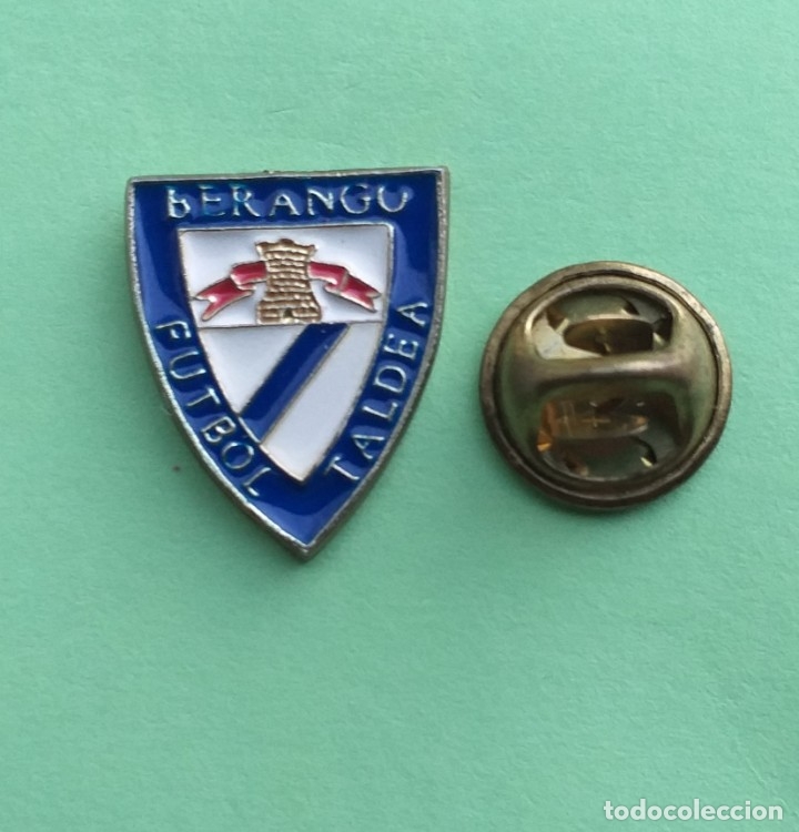 Coleccionismo deportivo: PIN FUTBOL - ESCUDO EQUIPO DE FUTBOL - BERANGO FUTBOL TALDEA - BERANGO - VIZCAYA
