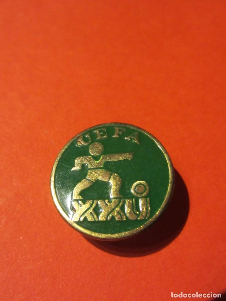 Coleccionismo deportivo: Pin de ojal. UEFA - Foto 2