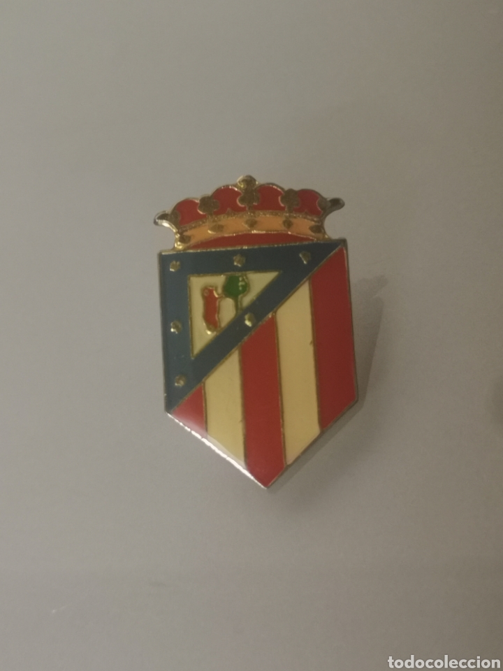 Coleccionismo deportivo: ANTIGUO PIN ATLETICO DE MADRID - Foto 1