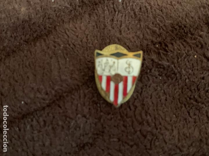 Collezionismo sportivo: Pin escudo equipo espa&ntilde;ol Sevilla club futbol (insignia antigua ojal bot&oacute;n)