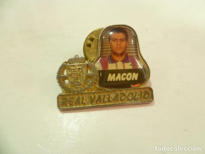 Coleccionismo deportivo: Pin Real Valladolid: Macon - Foto 1