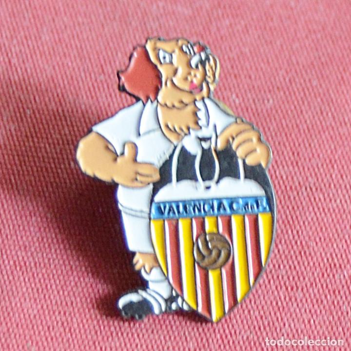 Collectionnisme sportif: VALENCIA - CLUB DE FUTBOL - PIN DE LOS A&ntilde;OS 90