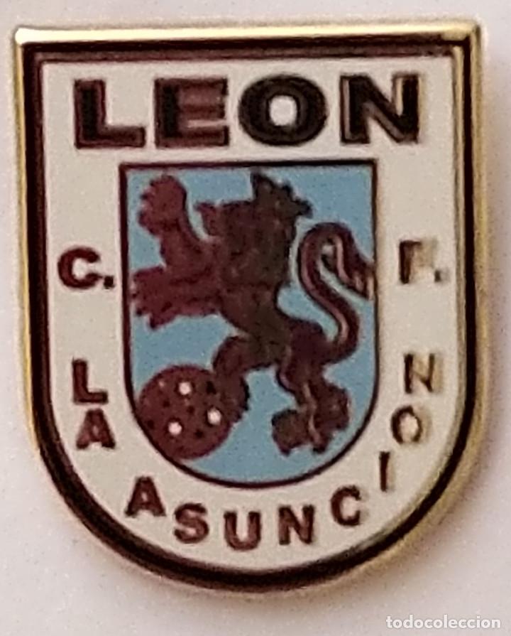 Collectionnisme sportif: CLUB FUTBOL - LEON - LA ASUNCION CF 1994-1997 - Esmaltado